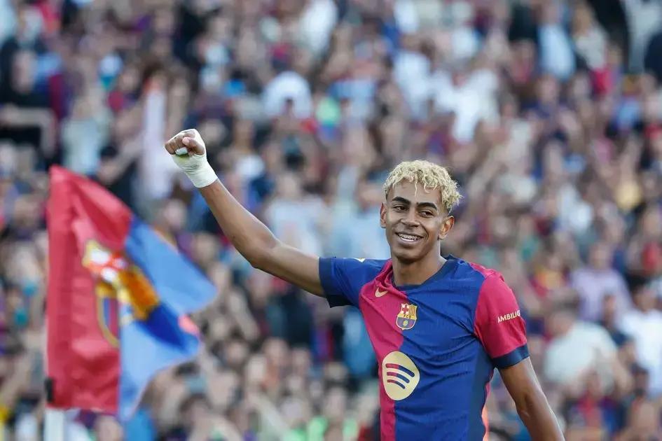 Lamine Yamal firma contrato de 15 millones con el Barcelona hasta 2031