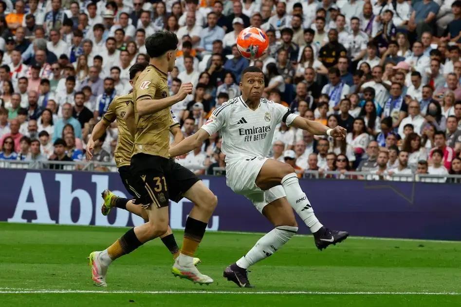 Mbappé anota após penalti e despede Ancelotti do Bernabéu