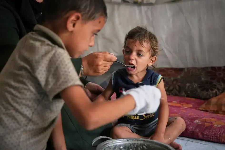 Netanyahu permite entrada limitada de alimentos a Gaza devido a pressão de EUA
