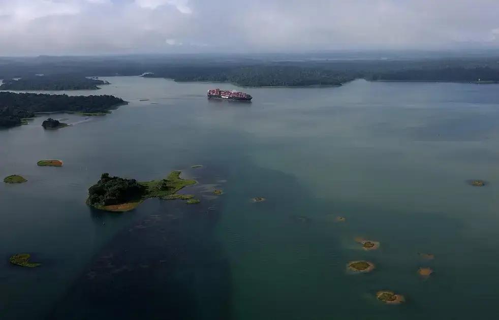 Panamá considera explorar gas y petróleo en el Caribe a pesar de críticas