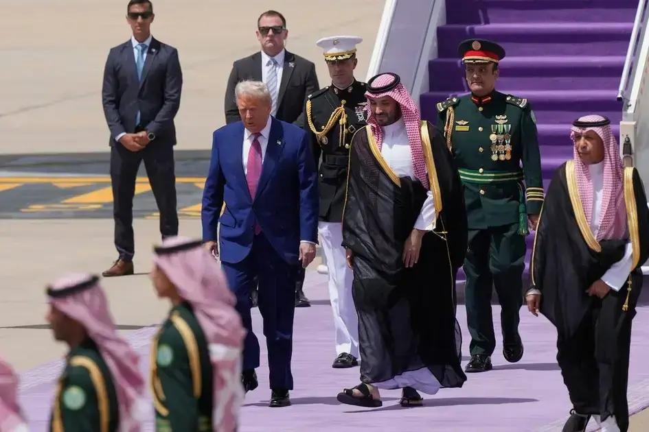 Trump inicia gira por Oriente Próximo buscando grandes acuerdos económicos