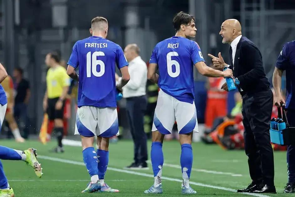 Italia se recompone tras la salida de Spalletti con triunfo ante Moldavia
