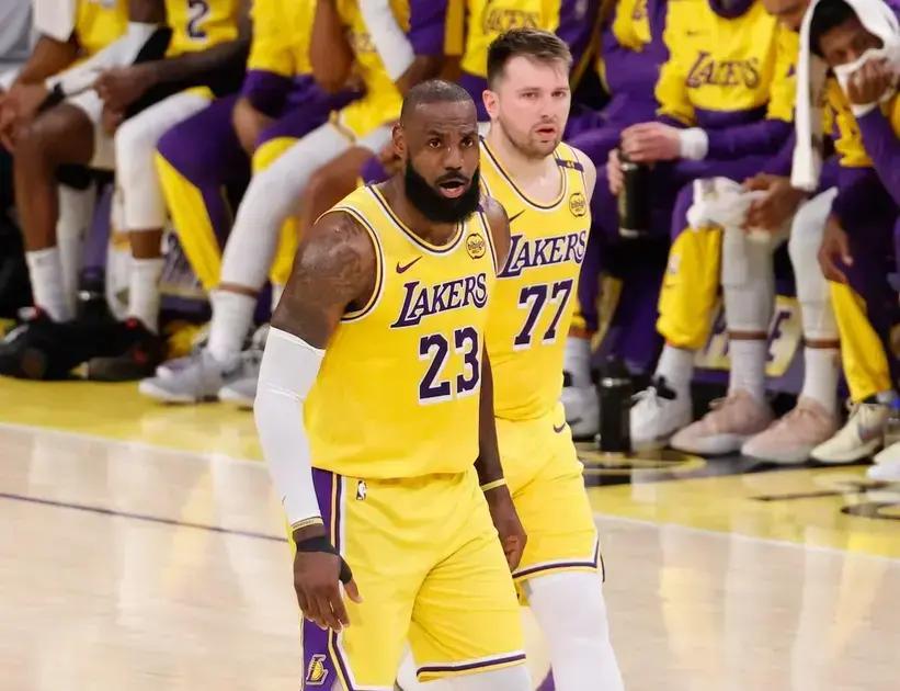 Los Ángeles Lakers cambian de dueño: un nuevo horizonte por 10.000 millones