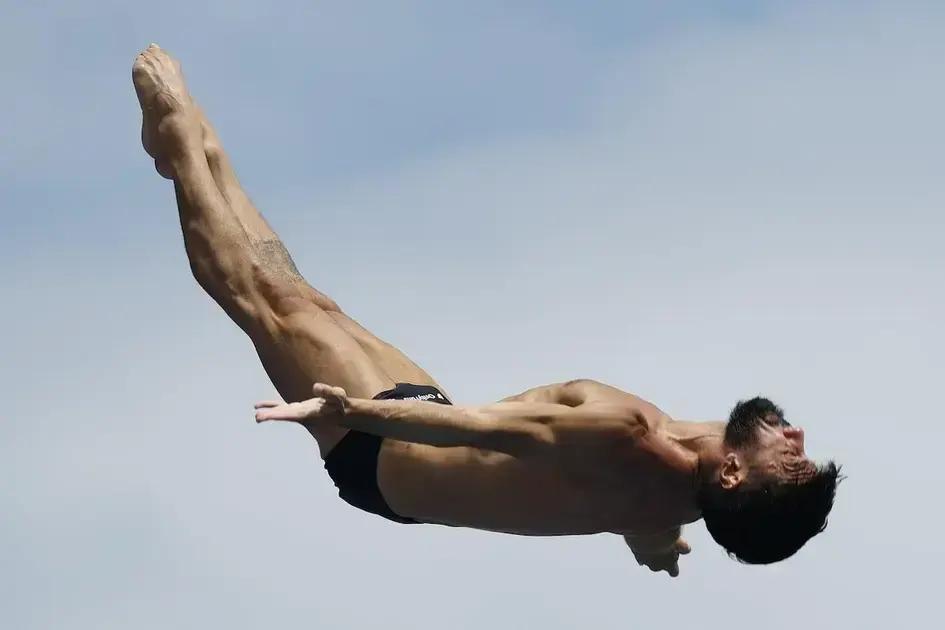 Carlos Gimeno logra la plata en salto de gran altura en Singapur