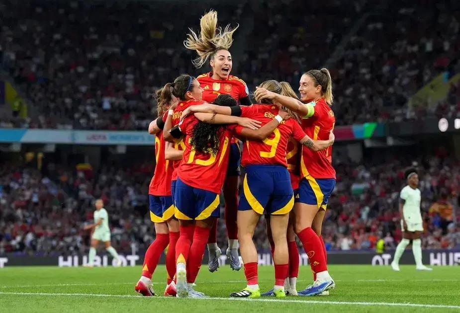 España golea a Portugal 5-0 en su debut en la Eurocopa Femenina 2025
