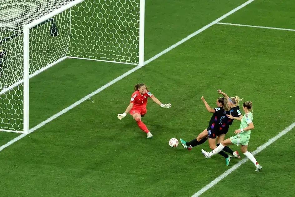 Inglaterra avanza a la final tras una victoria emocionante ante Italia