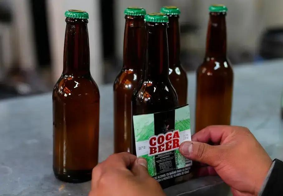 La hoja de coca gana espaço em ambientes urbanos na Bolívia