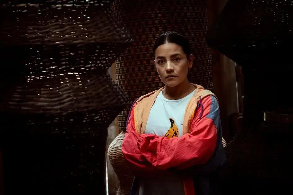 Eugenia Mendoza: Transformando la Cestería Criolla en Arte Monumental