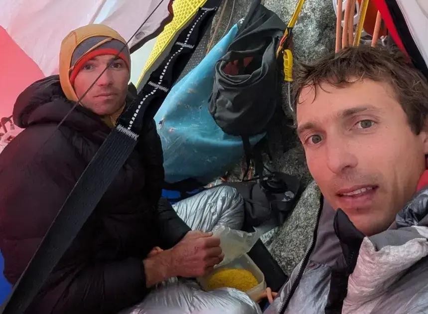 Léo Billon y Enzo Oddo marcan un hito en la escalada del Dru