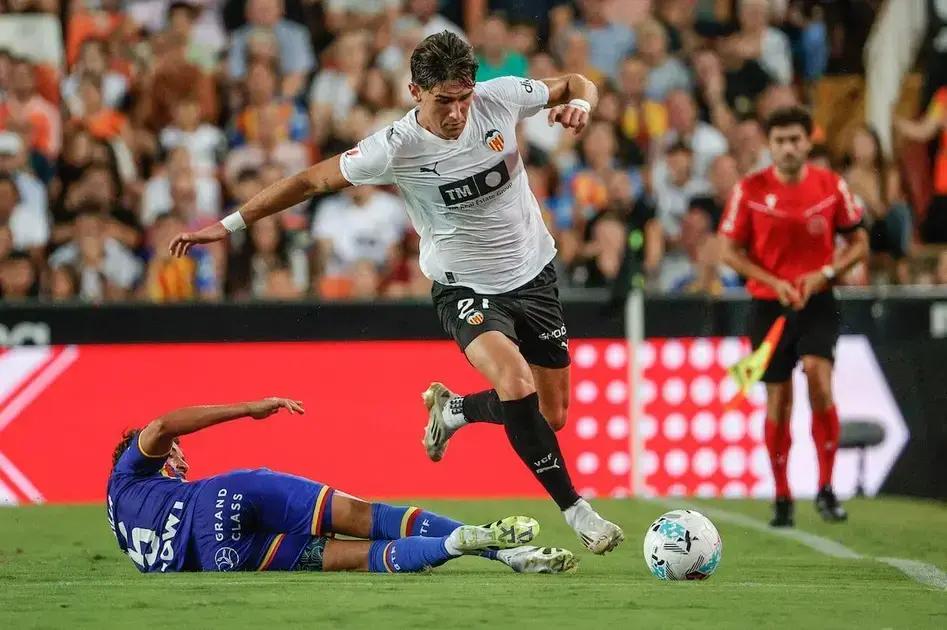 Valencia logra su primera victoria en La Liga ante Getafe con goleada 3-0
