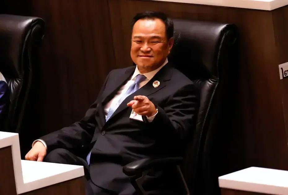 Anutin Charnvirakul, líder en la legalización de la marihuana, nuevo primer ministro de Tailandia